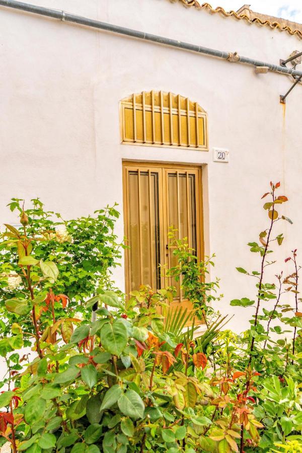 Casa Rione Medievale Villa Monte SantʼAngelo Buitenkant foto